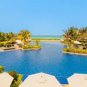 Hese Pool & Cam Ranh